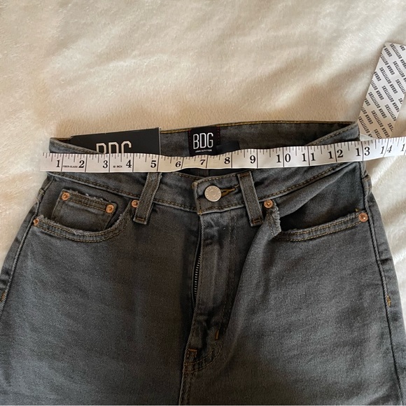 BDG High-Waisted Girlfriend Jean Washed Black Denim Urban Outfitters NWT - Picture 9 of 12